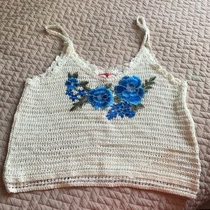 Knitted flower shirt !